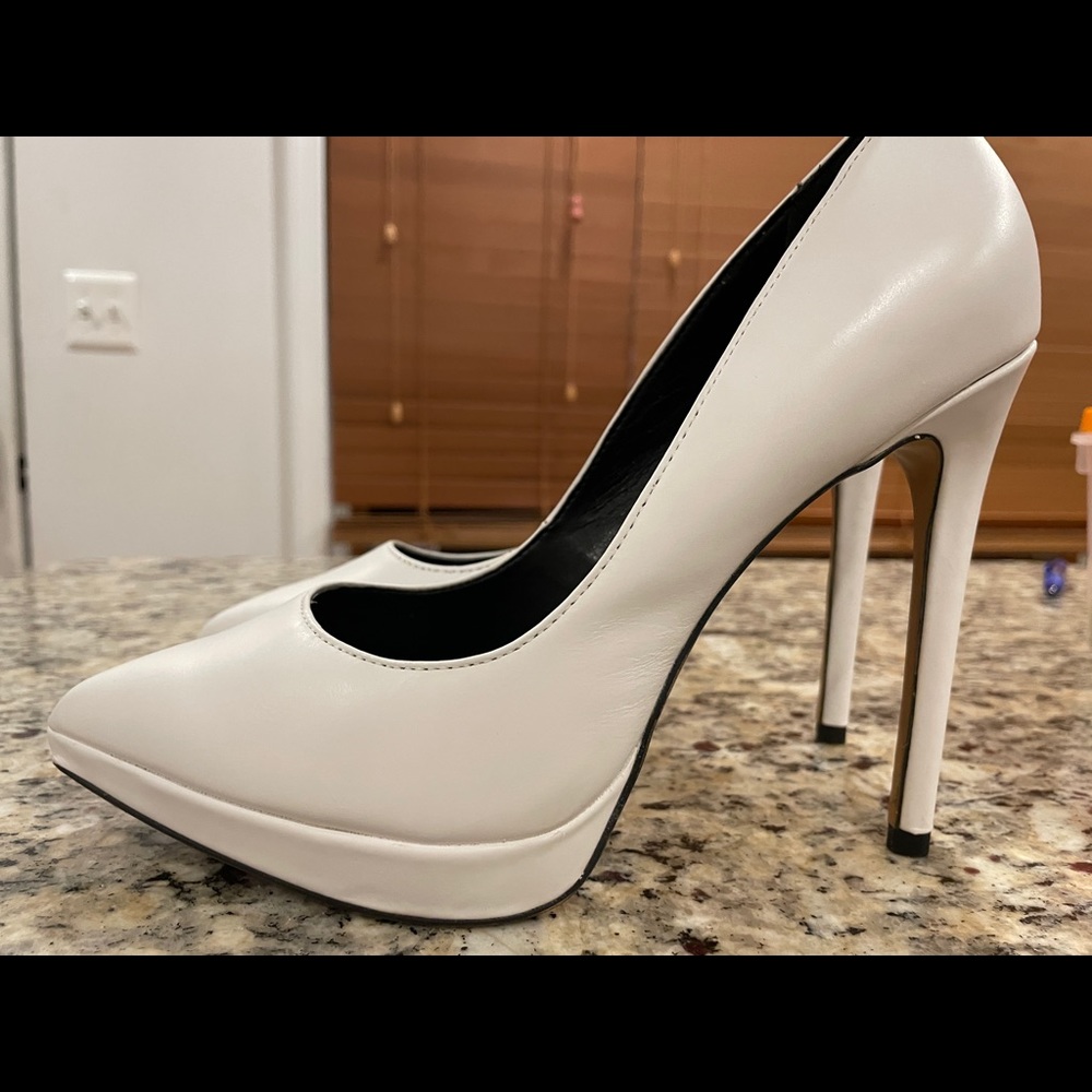 ALDO - Size 7 - White